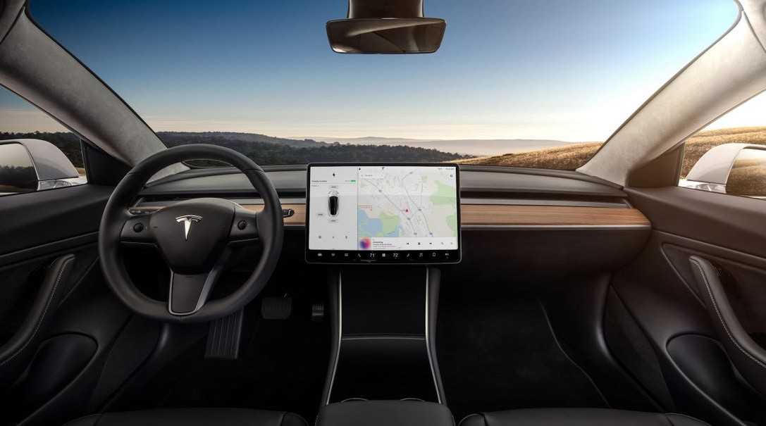 Tesla araçlara görüntülü görüşme özelliği geliyor