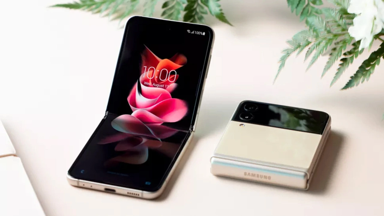 Samsung katlanabilir telefon pazarında lider!
