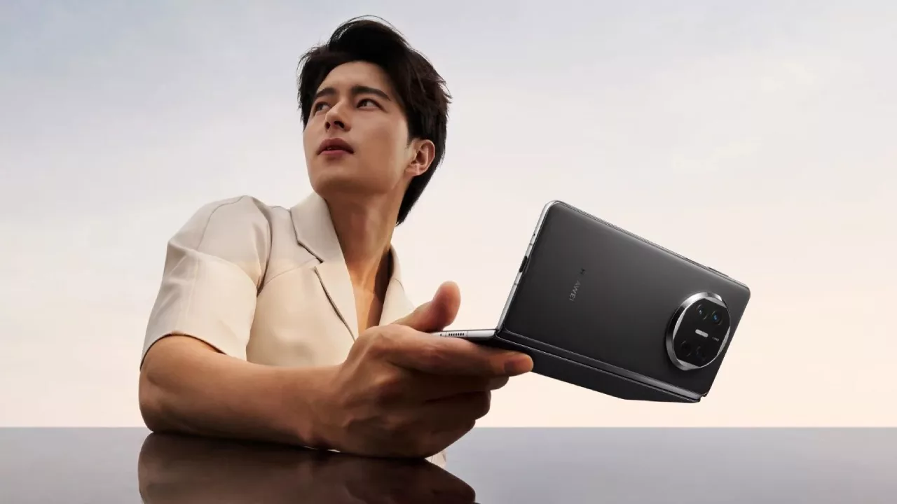 Katlanabilir telefon pazarında Huawei liderliği Samsung'un elinden kaptı
