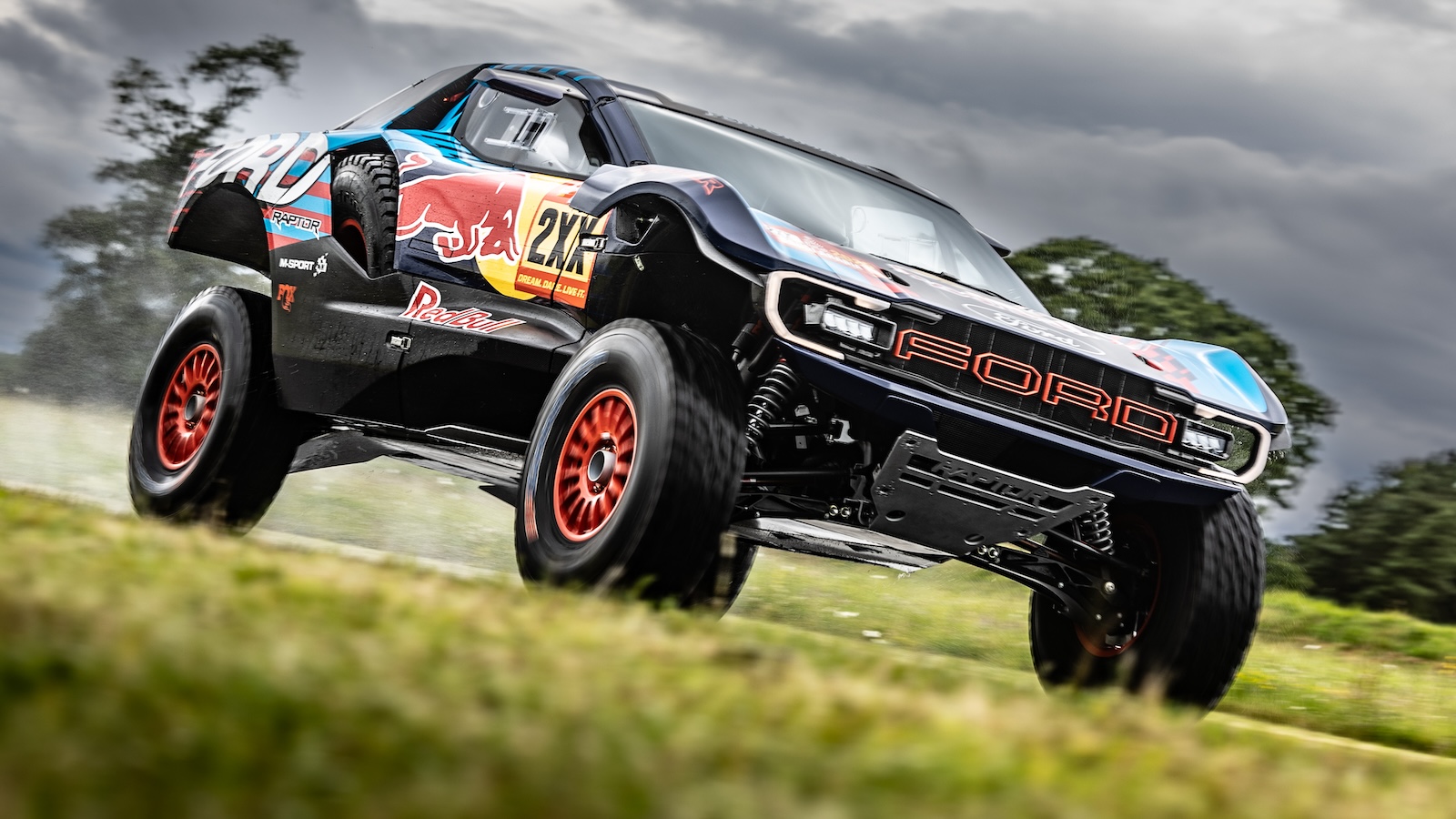 Dakar Rallisi'nde mücadele edecek Ford Raptor T1+ üstün özellikleri ile tanıtıldı