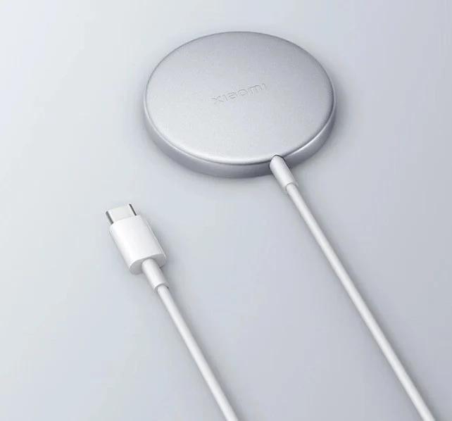 xiaomiden-yeni-30wlik-magsafe-benzeri-manyetik-kablosuz-sarj-cihazi-1.webp