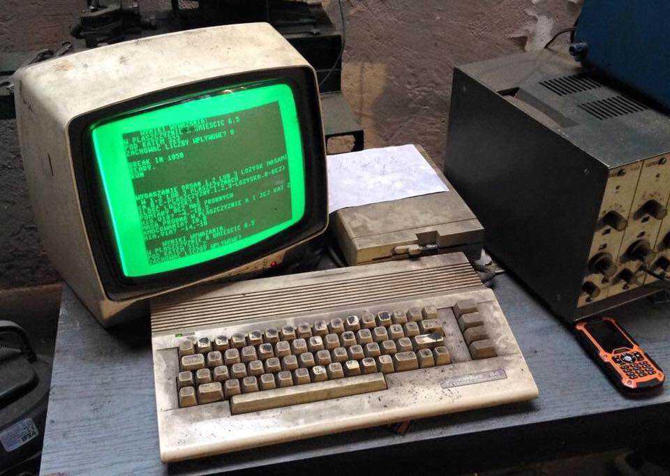 25 Yıldır Kapatılmayan Commodore 64!