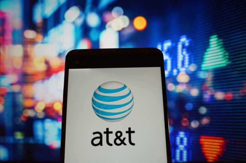 AT&T ve T-Mobile, 5G için 1.8 milyar dolar değerinde 24 GHz spektrum satın aldı